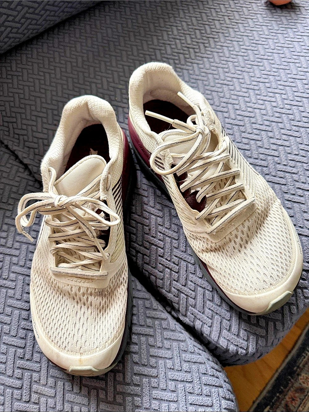 Altra Escalante 4 Women's Athletic Shoes Cream & Red